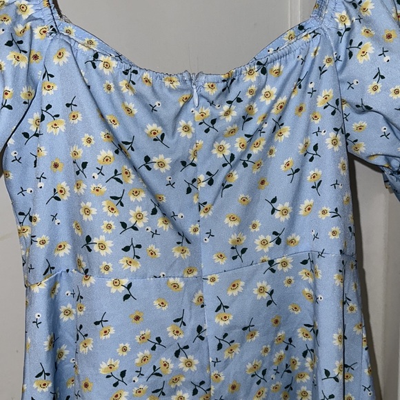 Dress - Picture 6 of 7